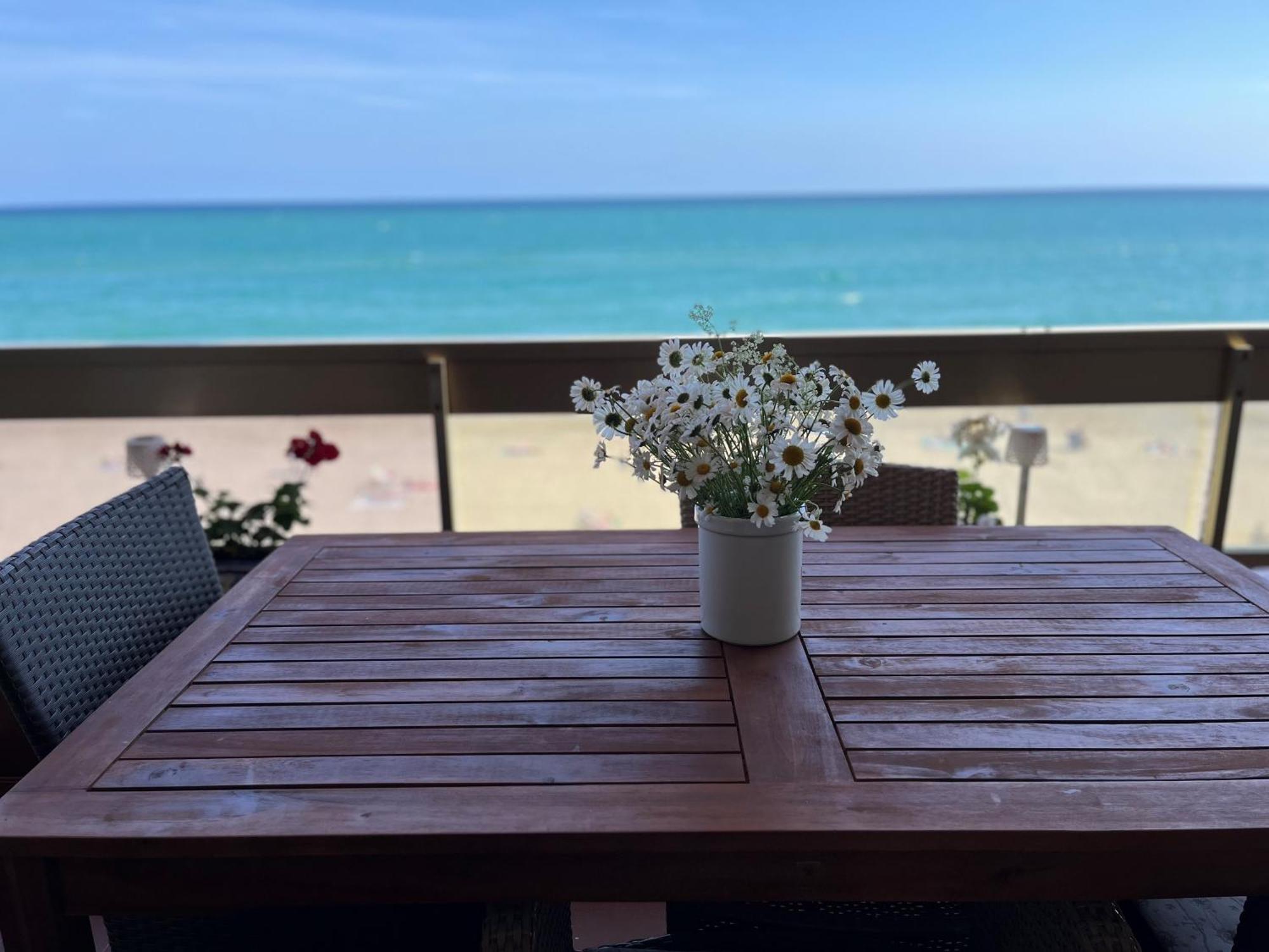 Acogedor Y Amplio Apartamento Familiar A Pie De Playa Калафелл Экстерьер фото