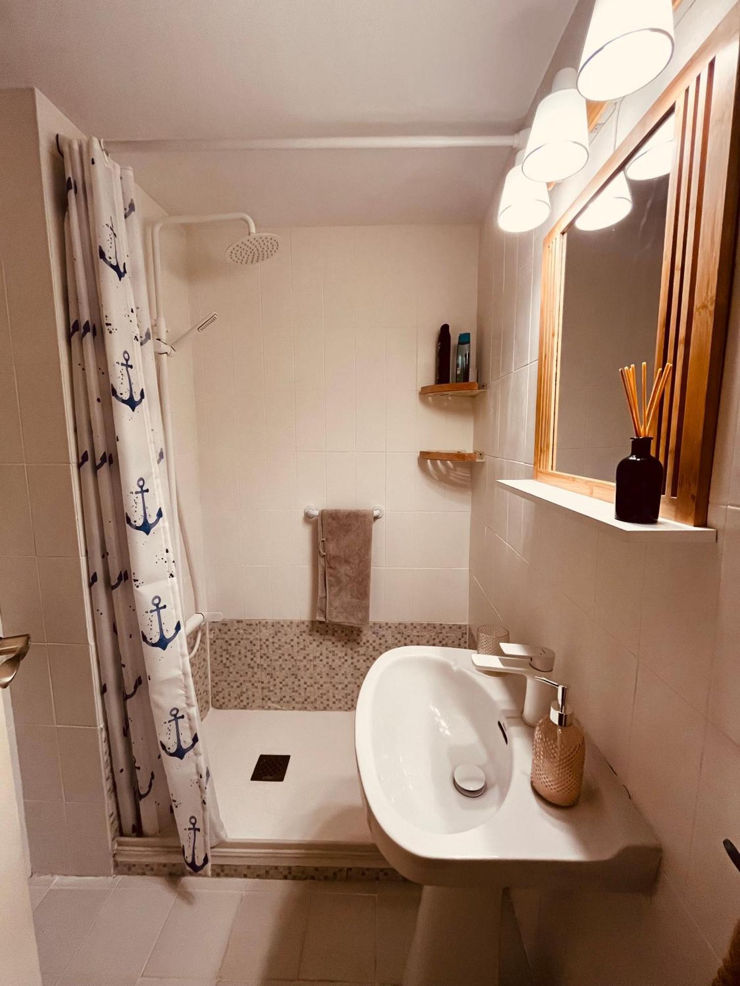 Acogedor Y Amplio Apartamento Familiar A Pie De Playa Калафелл Экстерьер фото