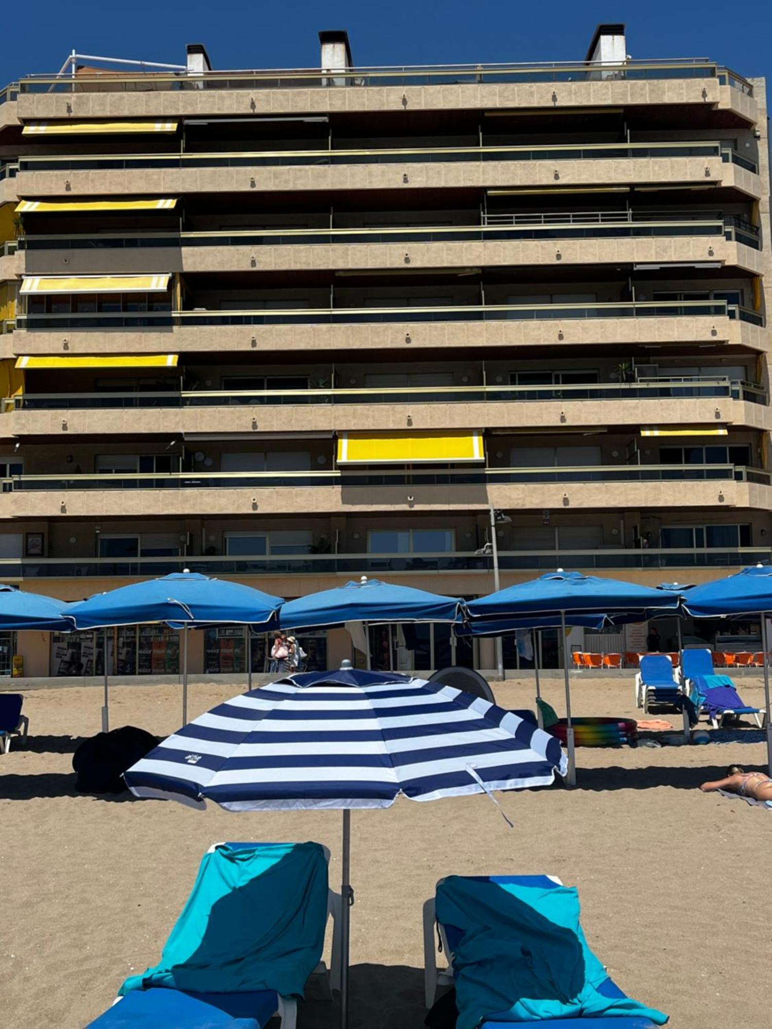 Acogedor Y Amplio Apartamento Familiar A Pie De Playa Калафелл Экстерьер фото